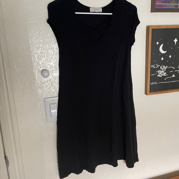 Black dress - Picture 2 of 4